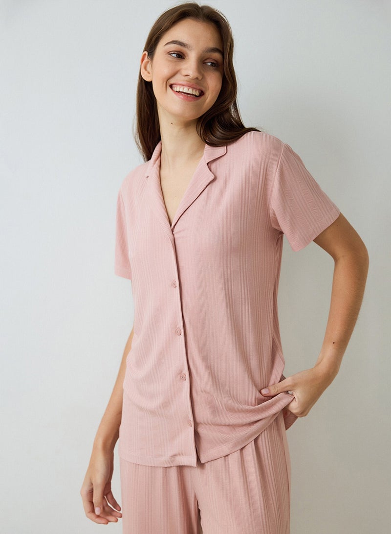 بنتي طقم بيجامة قصير الأكمام بياقة قميص مضلع من إيما - Image 2